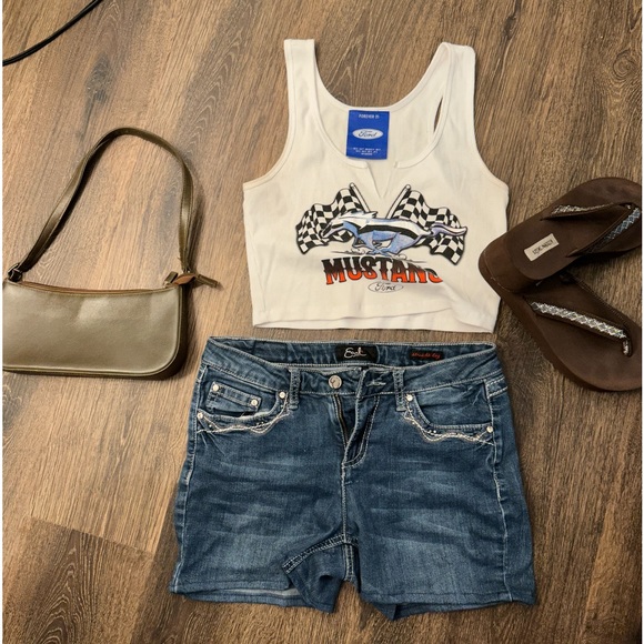 Y2k earl jeans shorts full of bling 💍 size6 - Picture 2 of 8